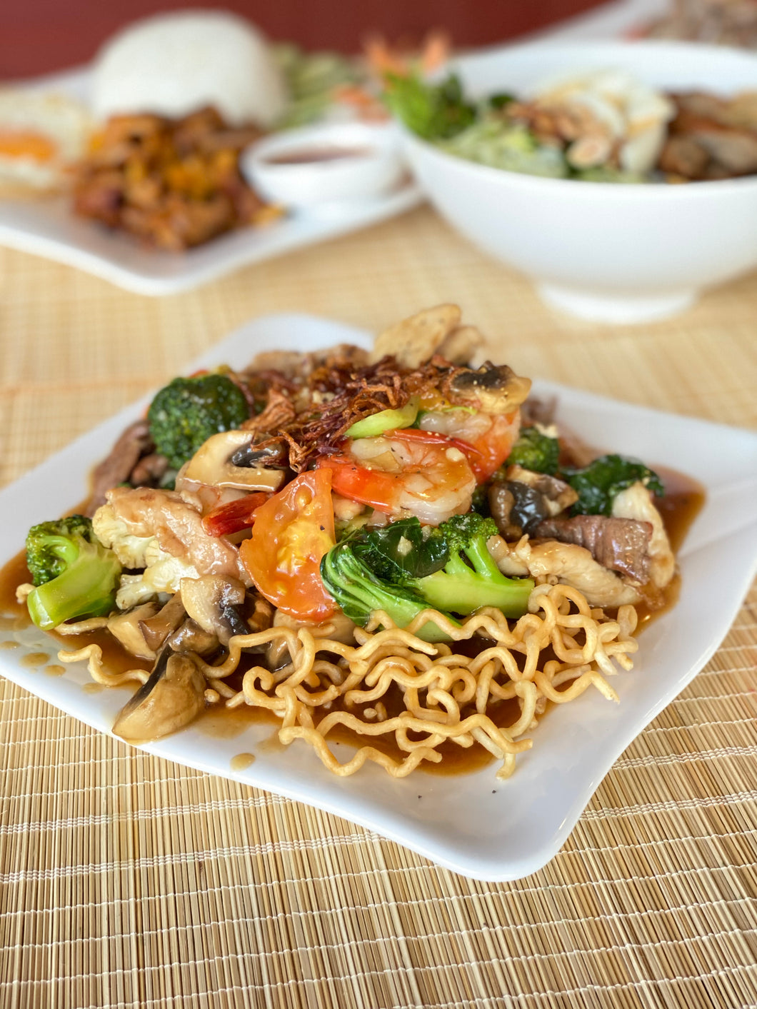 Combination on Crispy Noodles